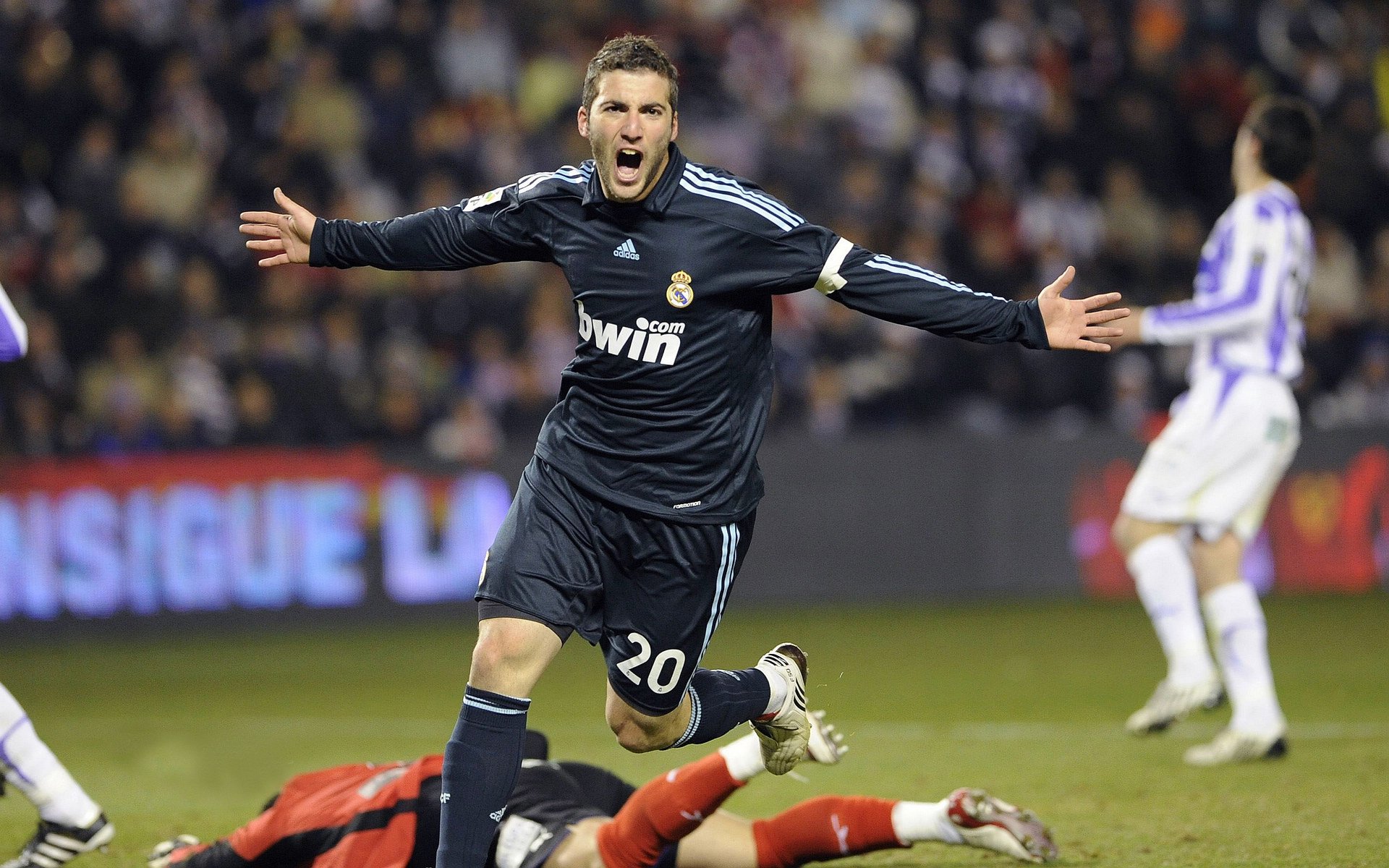 世界杯战火纷飞：场场激战，高潮不断，世界杯之战